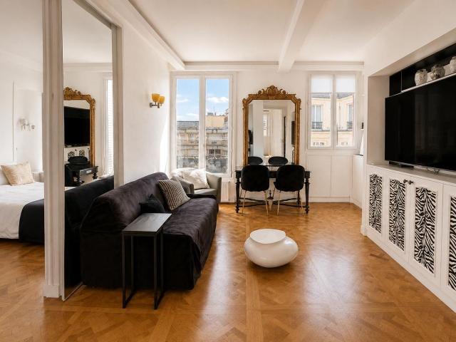Charming 2 bedrooms near the Arc de Triomphe, Paris Amsterdam Apartments for Rent