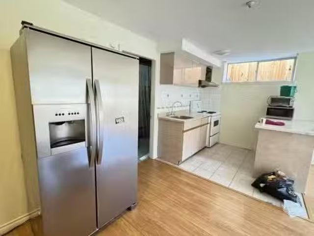 Charming 2 BR 2400 West 19Th Avenue, Vancouver, BC, V6L 1C7.