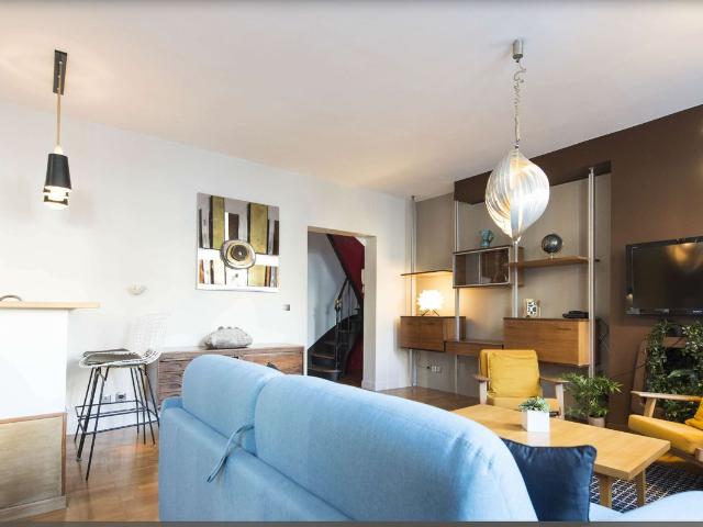 Charming 2 Room Apartment in the Heart of the City, Paris Amsterdam Apartments for Rent