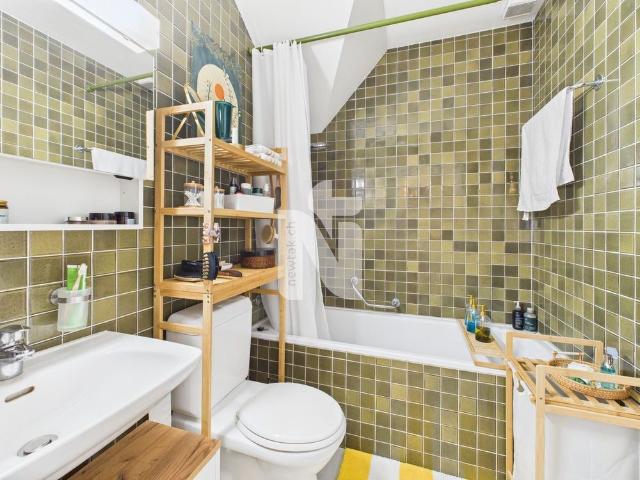 Charming 2,5 Zimmer Maisonette mit Terrasse, Ausblick und Naturfels