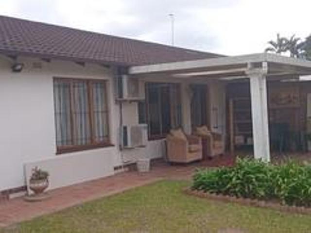 charming 2br home in cowies hill par.
