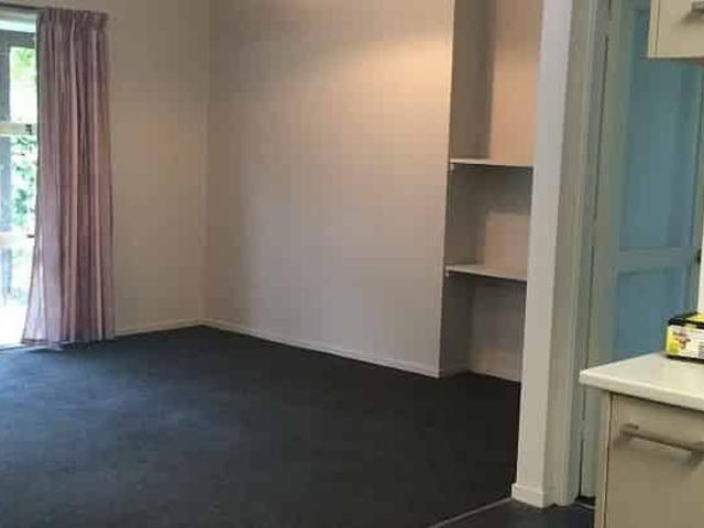 Charming 2BR Townhouse in Burnside