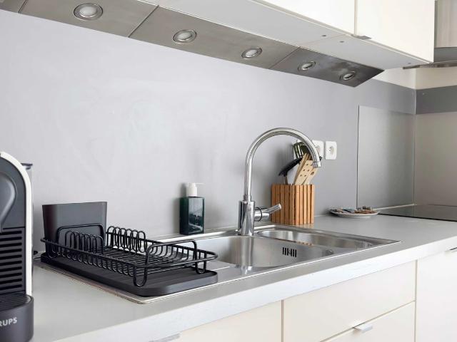 Charming 35m2 studio apartment in the 8th arrondissement of Paris. Ideal location on a street adjacent to the Champs Élysées!, Paris Amsterdam Apartments for Rent