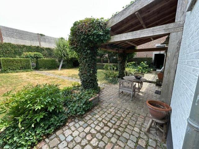 Charming 3 bed house on 6 are