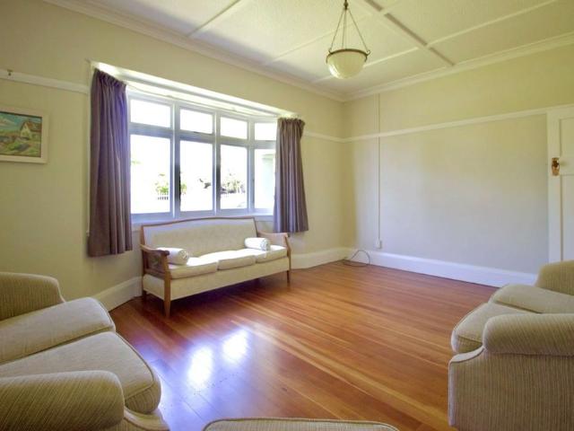 Charming 3 Bedroom Character Home Large Fenced Section