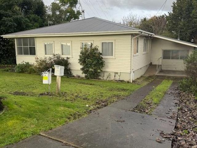 Charming 3 Bedroom Character Home with Pool, Sleepout & More!