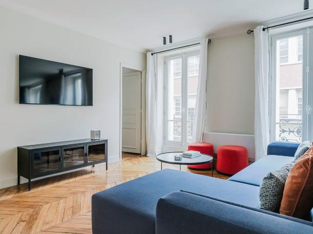 Charming 3 Bedroom Apartment in Paris Awaits!, Paris Amsterdam Apartments for Rent