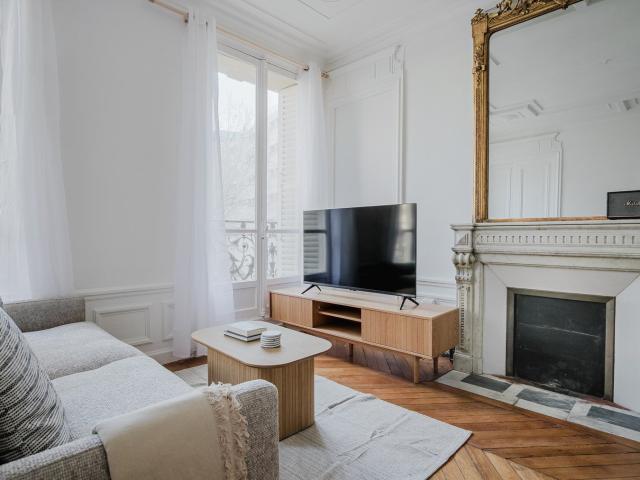 Charming 3 Bedroom Apartment in Paris