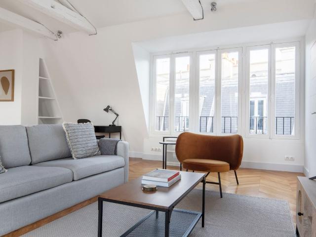 Charming 3 Bedroom Apartment in the Heart of Paris, Paris Amsterdam Apartments for Rent