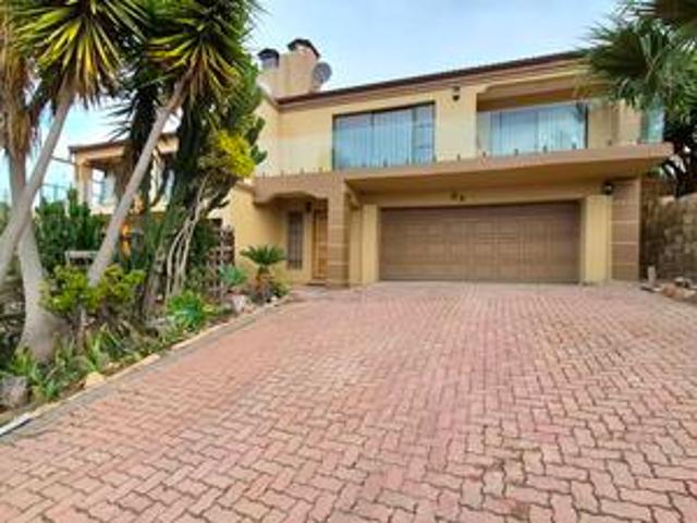 charming 3 bedroom duet in island view