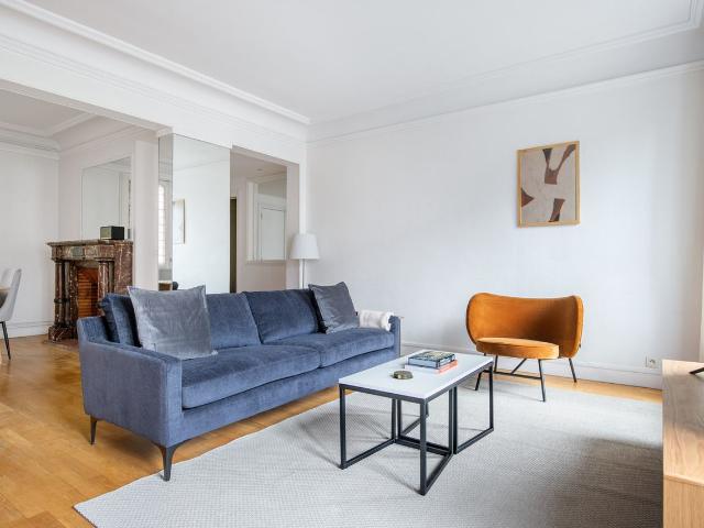 Charming 3 Bedroom Escape in Paris!, Paris Amsterdam Apartments for Rent