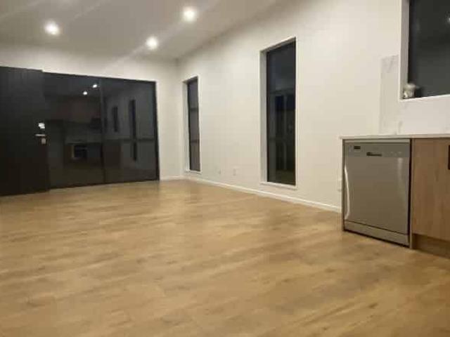 Charming 3 Bedroom Family Home for Rent in Takanini, Auckland