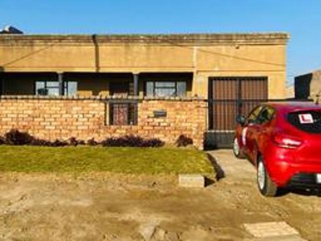 charming 3 bedroom family home on th.