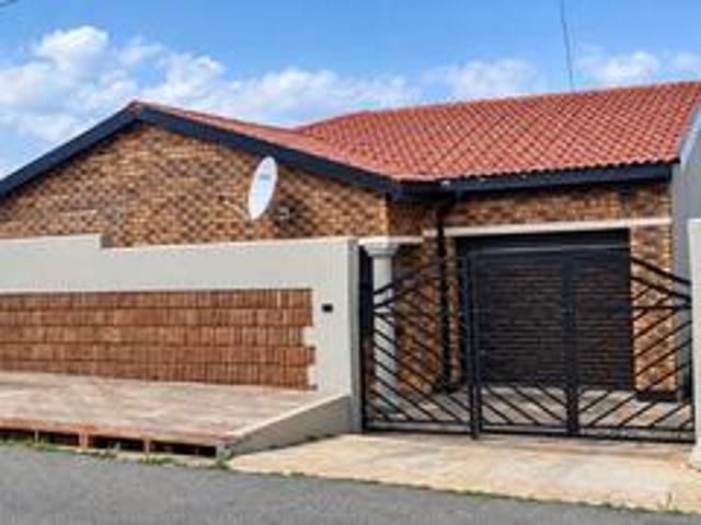 charming 3 bedroom family house on t.
