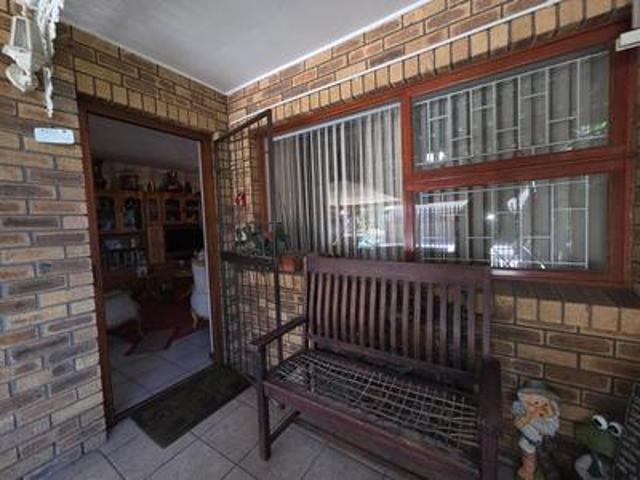 charming 3 bedroom home with excepti.