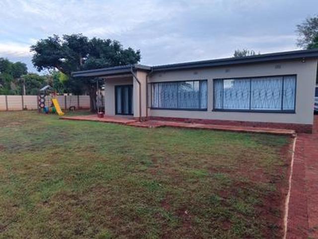 charming 3 bedroom home with flatlet.