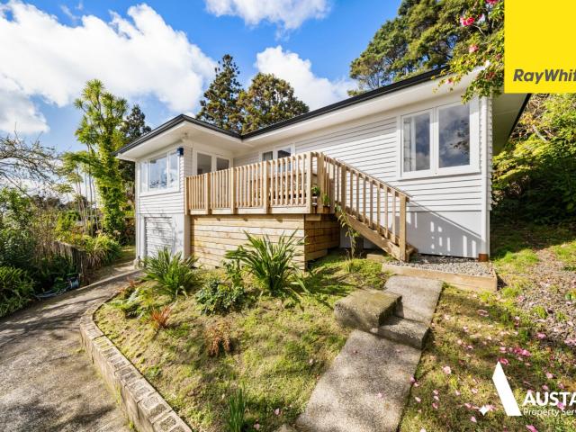 Charming 3 Bedroom Home in the Heart of Titirangi 12 Daffodil St