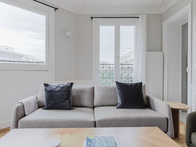 Charming 3 Bedroom Retreat in Batignolles, Paris Amsterdam Apartments for Rent