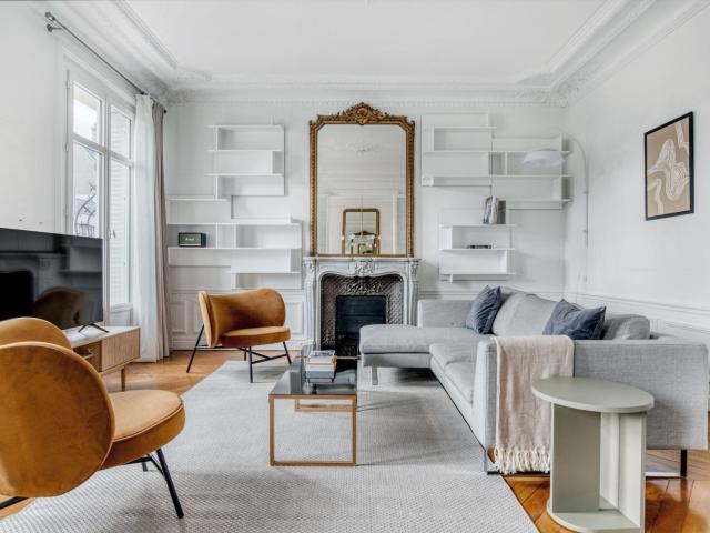 Charming 3 Bedroom Retreat in Paris