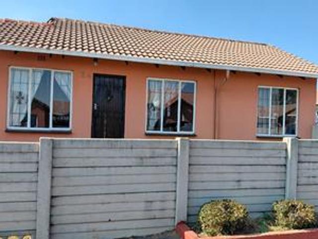 charming 3 bedroom townhouse in ormonde