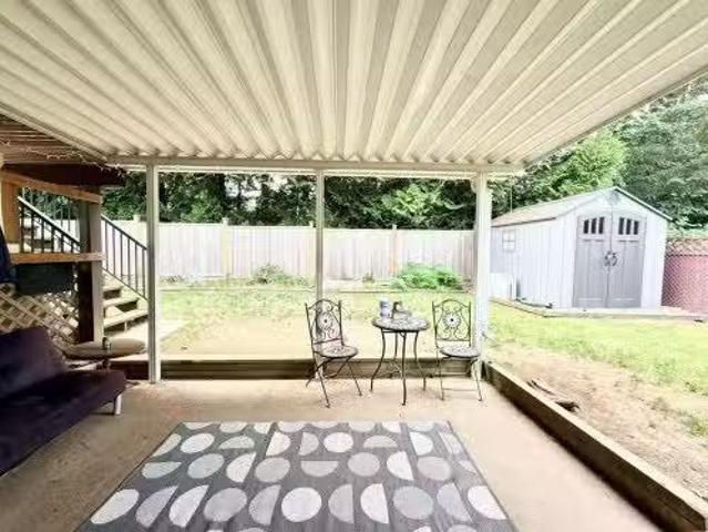 Just in! 3 BR Ground Level 82Xx 167A Street, Surrey, BC, V4N 3.