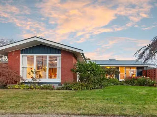 Deal! 3 BR 11 Tuirau Place, Ilam, NZ 8053 House for Rent