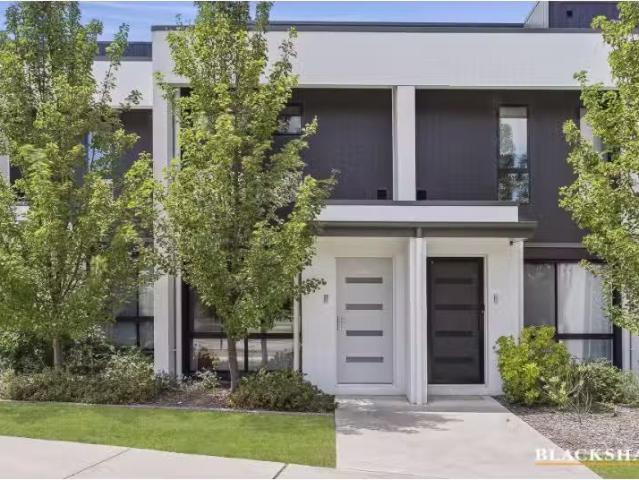 New 3 BR 21/2 Newchurch Street, Coombs Townhouse for rent Lis.