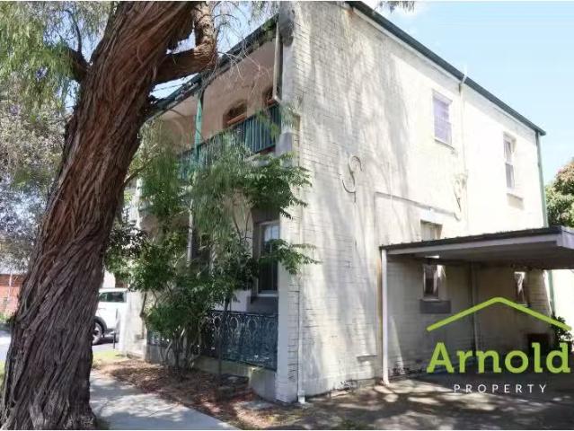 Cozy 3 BR 6 Kent Street, HAMILTON Townhouse for rent Listed b.
