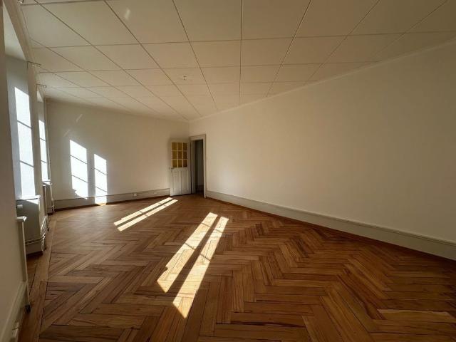 Charming 3.5 room apartment with balcony 1st floor