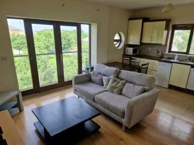 Deal! The Crescent Moyglare Hall Maynooth, Maynooth, Co. Kilda.