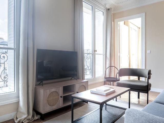 Charming Three Bedroom Apartment in Paris!, Paris Amsterdam Apartments for Rent