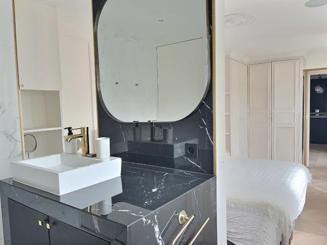 Charming Three Room Apartment in the Heart of Beaubourg and Le Marais