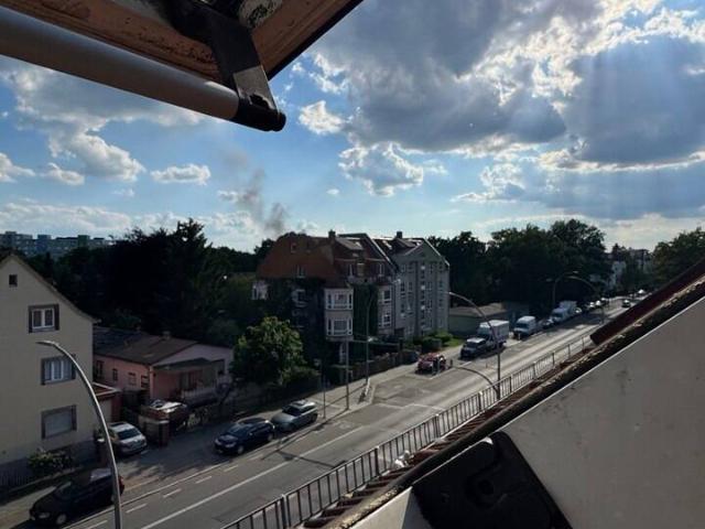 Charming Top Floor Apartment in Berlin Reinickendorf EMPTY!