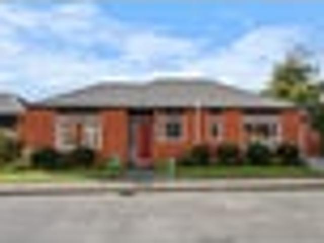 Charming Townhouse in Heart of Spreydon