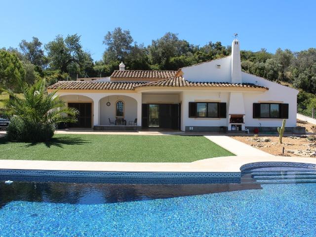 Charming traditional house on a beautiful large plot 180m² Loulé São Sebastião