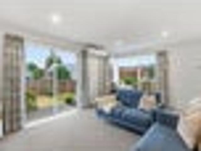 UNDER OFFER * Charming Two Bedroom Unit in Desir