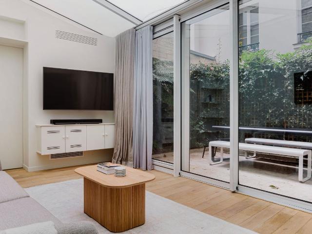 Charming Two Bedroom Apartment in Paris, Paris Amsterdam Apartments for Rent