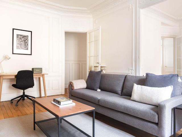 Charming Two Bedroom Apartment in Paris, Paris Amsterdam Apartments for Rent