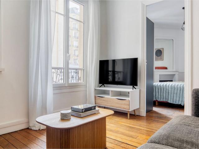 Charming Two Bedroom Apartment in Paris, Paris Amsterdam Apartments for Rent