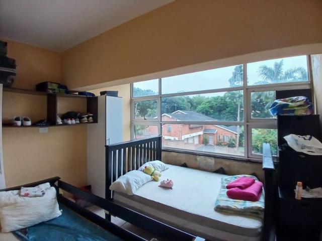 Charming two Bedroom Apartment in Prime Town Location!