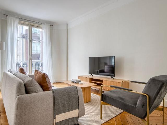 Charming Two Bedroom Apartment Steps from Paris, Paris Amsterdam Apartments for Rent