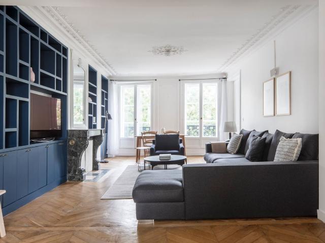 Charming Two Bedroom Gem in the Heart of Paris, Paris Amsterdam Apartments for Rent