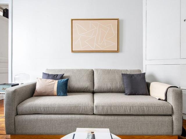Charming Two Bedroom in Saint Victor, Paris!, Paris Amsterdam Apartments for Rent