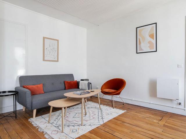 Charming Two Bedroom Oasis in Jardin des Plantes, Paris Amsterdam Apartments for Rent