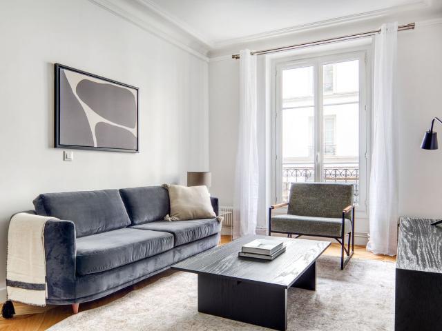 Charming Two Bedroom Retreat in Paris, Paris Amsterdam Apartments for Rent