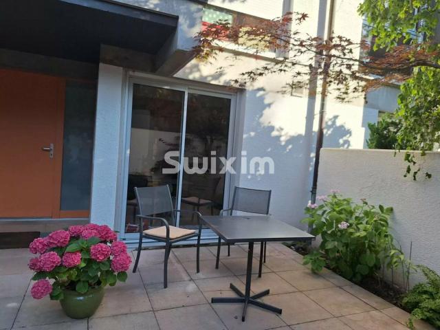 House with 7 rooms for rent in Onex 204 m² | dreamo. Ch