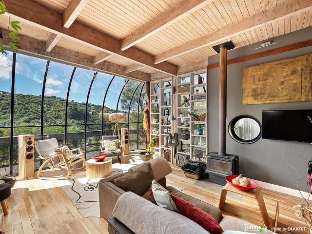 Charming Wadestown 2BR Home, Sun, views, privacy