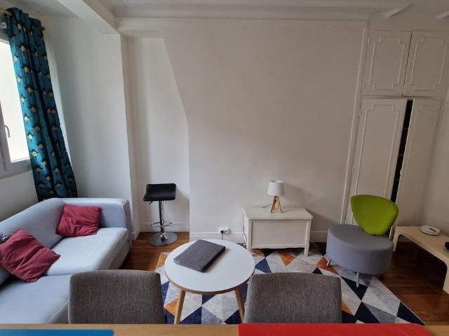 Charming and authentic 2 room apartment, Paris Amsterdam Apartments for Rent