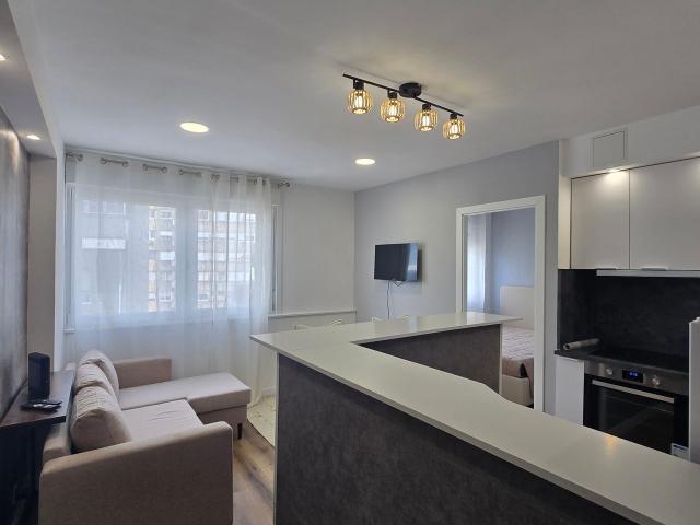 Charming and neat flat in Santa Catarina st, Porto downtown, Porto Amsterdam Apartments for Rent