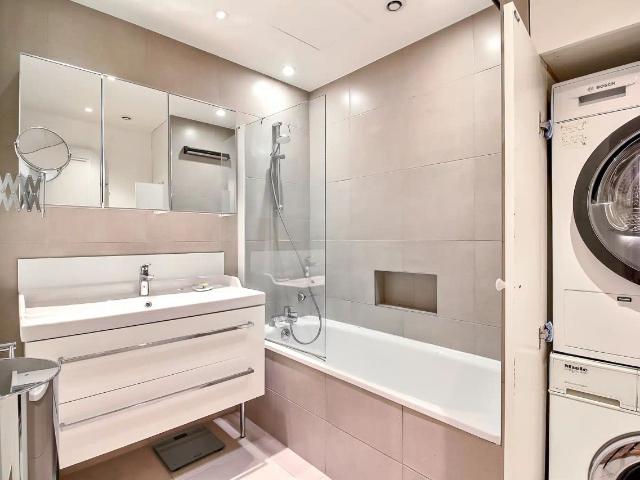 Charming and nice home in Invalides, Paris Amsterdam Apartments for Rent